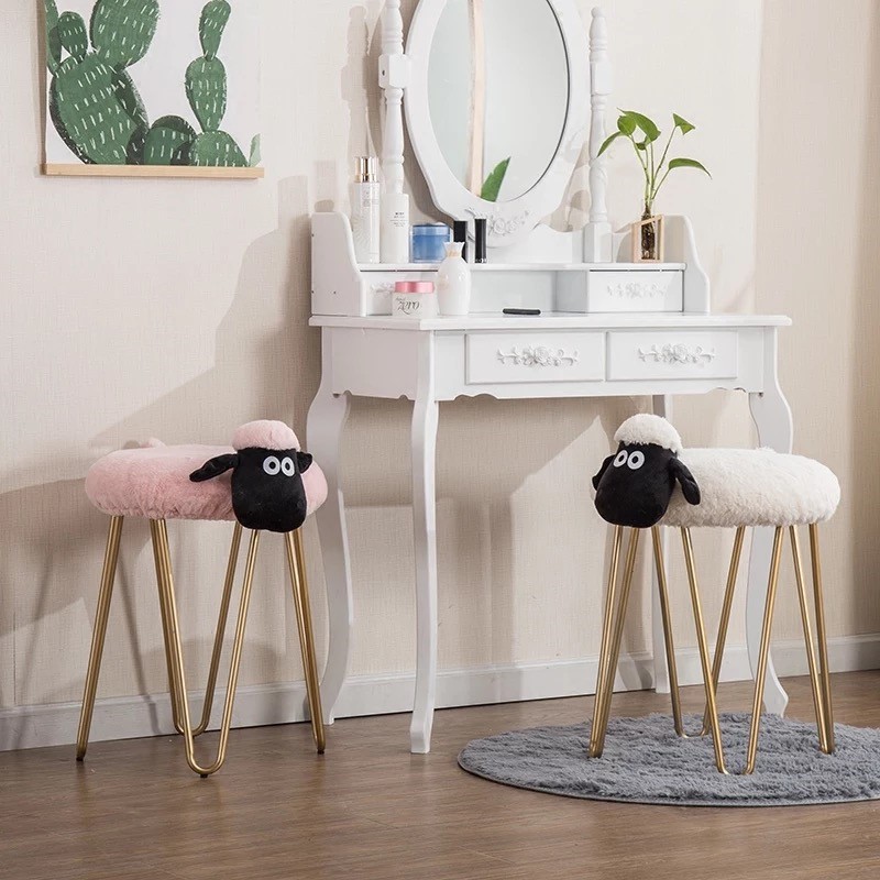 Makeup stool